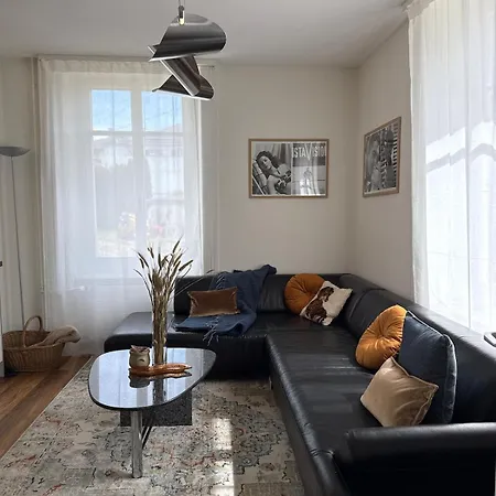 Spacious With Private Garden & Entrance * Huttwil