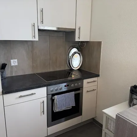 Spacious With Private Garden & Entrance Huttwil