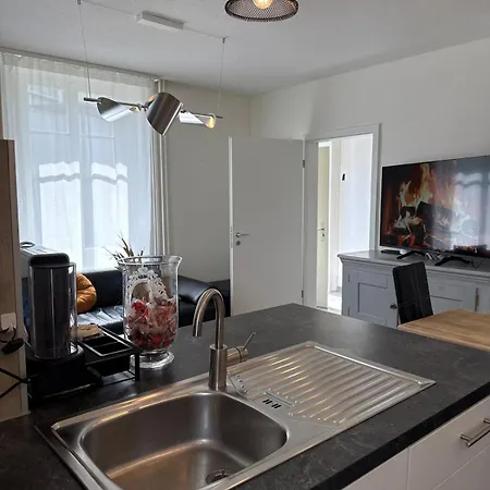 Spacious With Private Garden & Entrance Huttwil