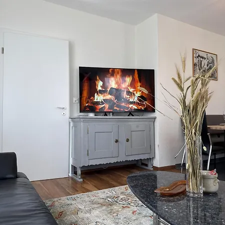 Spacious With Private Garden & Entrance * Huttwil