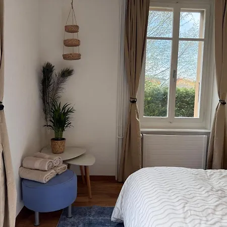 Spacious With Private Garden & Entrance * Huttwil