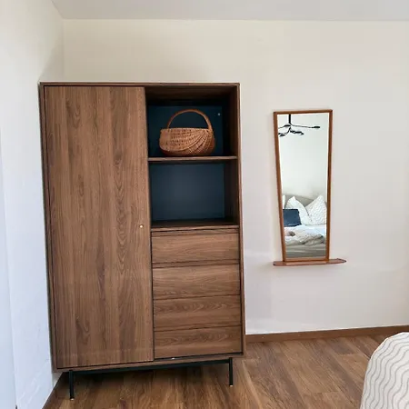 Spacious With Private Garden & Entrance * Huttwil