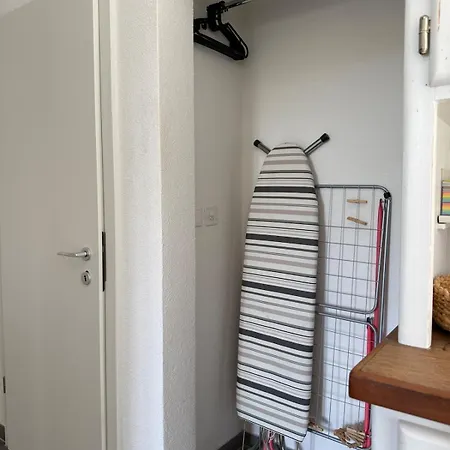 Spacious With Private Garden & Entrance *