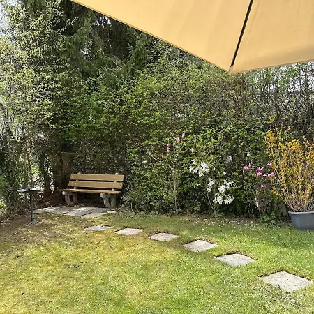 Spacious With Private Garden & Entrance アパート Huttwil