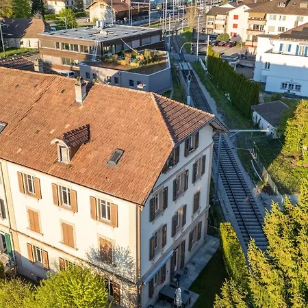 Spacious With Private Garden & Entrance * Huttwil