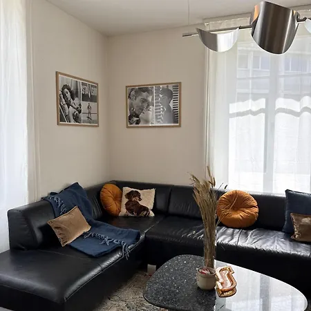 アパート Spacious With Private Garden & Entrance Huttwil